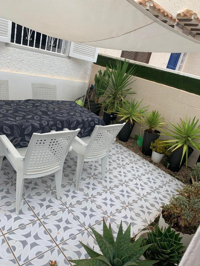 Casa De La Playa Villa ตอร์เรเวียคา ภายนอก รูปภาพ