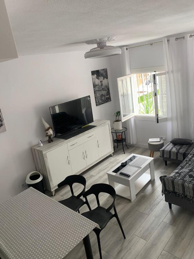 Casa De La Playa Villa ตอร์เรเวียคา ภายนอก รูปภาพ